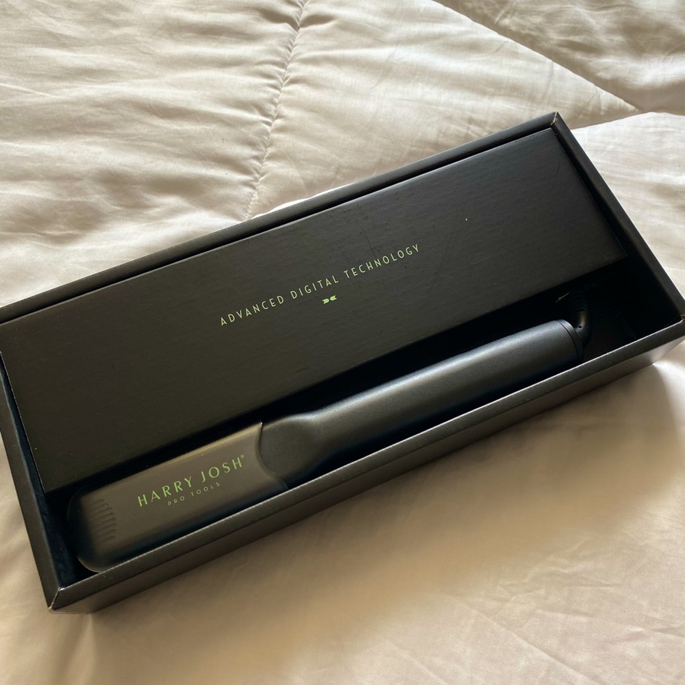 Harry Josh Pro Tools Ceramic Flat Styling Iron